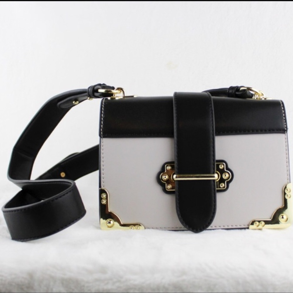🆕 Square crossbody bag ‼️LAST ONE‼️